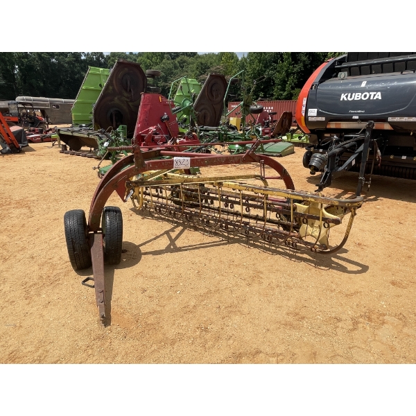 NEW HOLLAND HAY RAKE 9FT 256