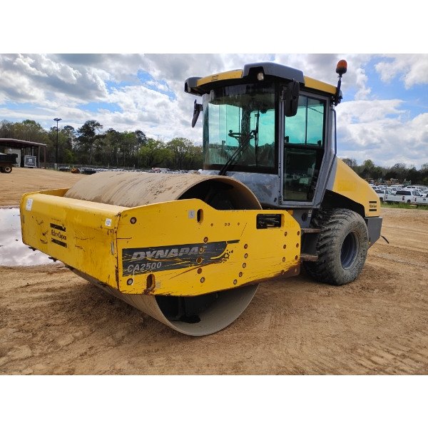 DYNAPAC CA2500D Roller