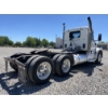 Image 3 : 2023 PETERBILT 567 Day Cab Truck