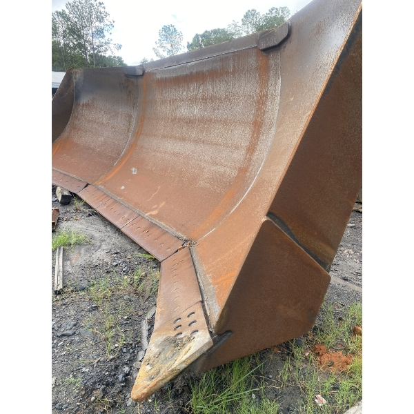 KOMATSU D375A-8 Blade