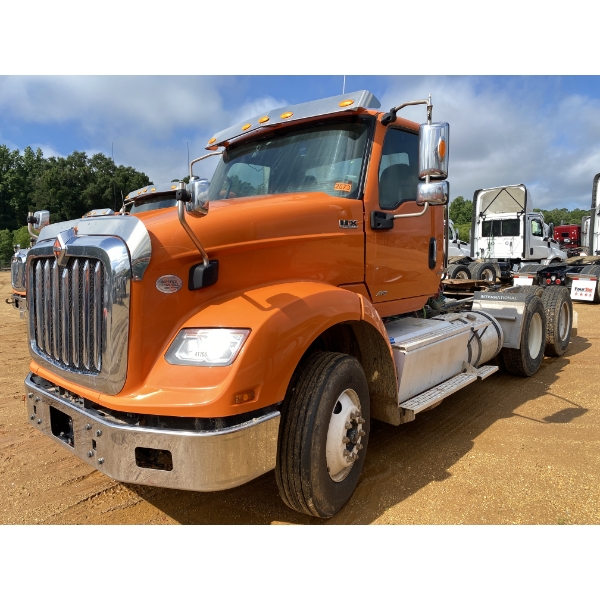 2022 INTERNATIONAL HX620 Day Cab Truck