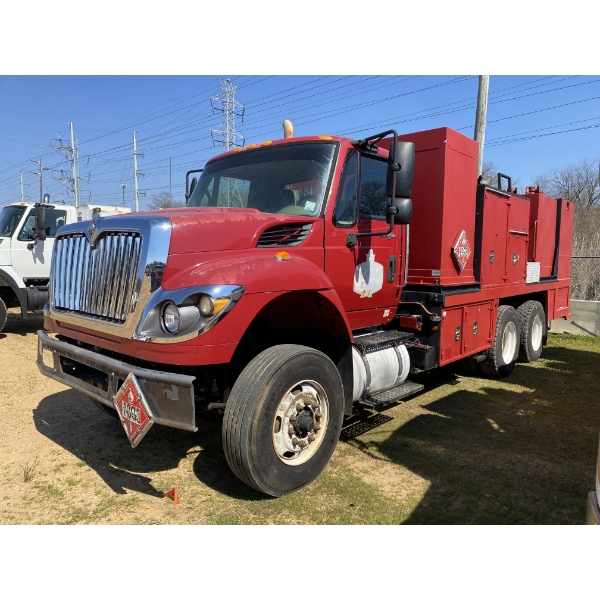 2009 INTERNATIONAL 7600 WORKSTAR Fuel / Lube Truck