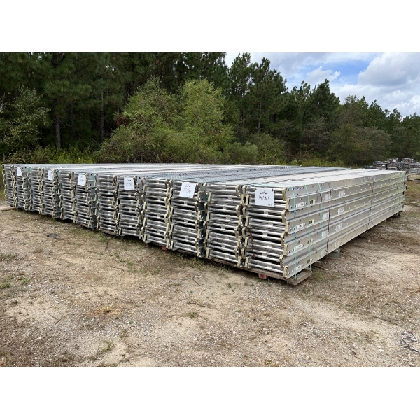 24' X 24" WERNER 3-PERSON ALUMINUM STAGE Aerial Work Platform