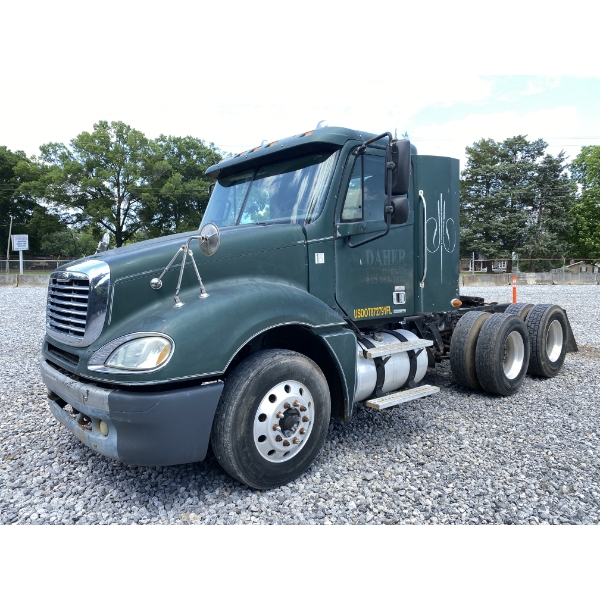 2005 FREIGHTLINER COLUMBIA Day Cab Truck