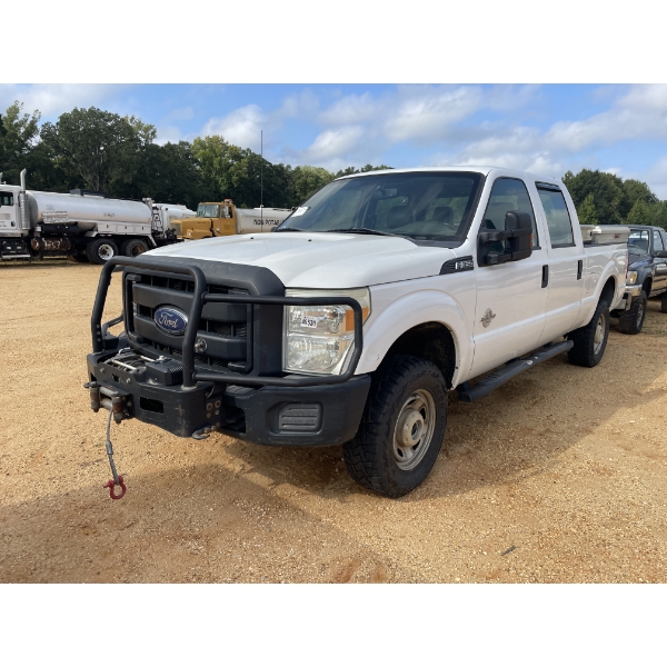 2015 FORD F350 XL Pickup Truck