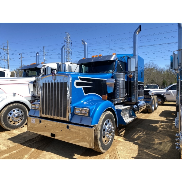 2020 KENWORTH W900L Sleeper Truck