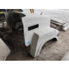 Image 5 : MACK CHU613 TRUCK HOOD