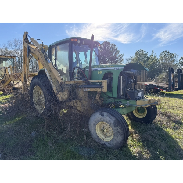 2005 JOHN DEERE 7220 Farm Tractor