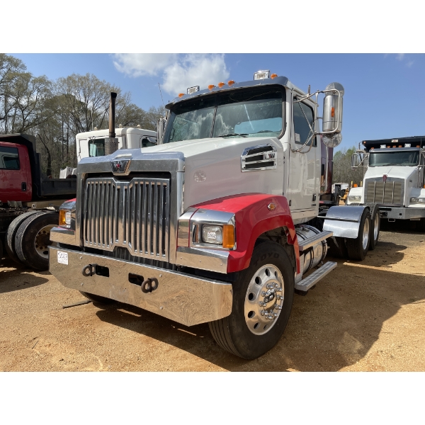 2016 WESTERN STAR 4700SF Day Cab Truck
