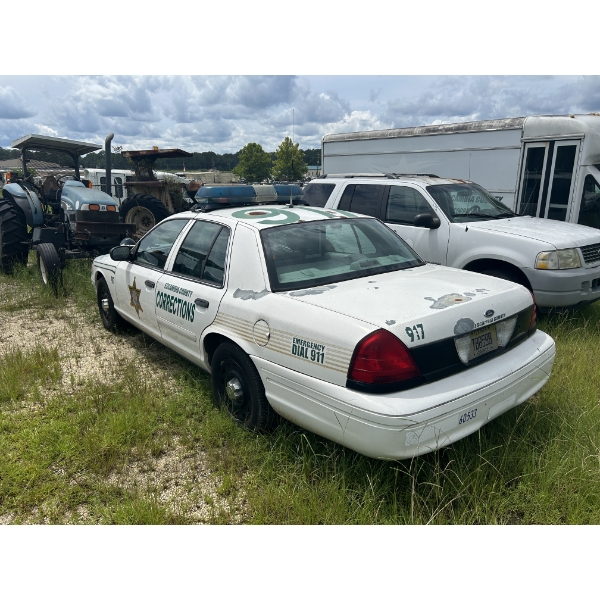 2004 FORD CROWN VICTORIA Automobile