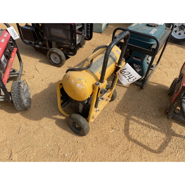 2019 DEWALT PORTABLE AIR COMPRESSOR
