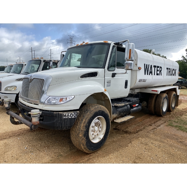 2007 INTERNATIONAL 4400 Water Truck