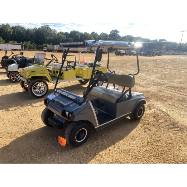 CLUB CAR  Golf Cart
