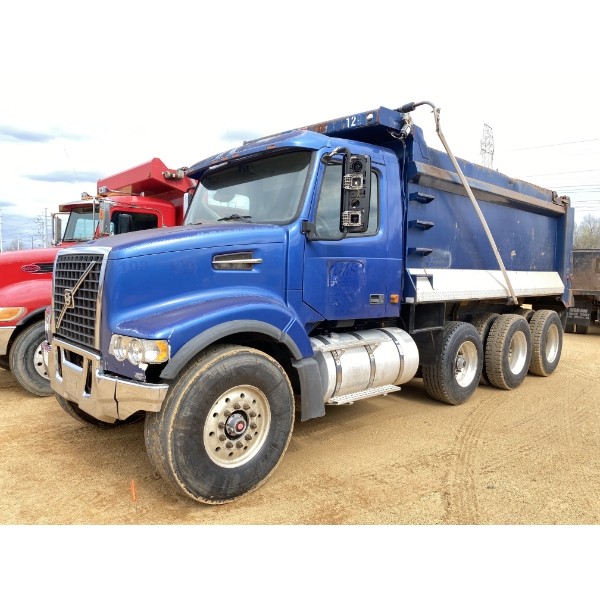 2007 VOLVO VHD Dump Truck
