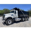 Image 1 : 2019 MACK GU713 Dump Truck