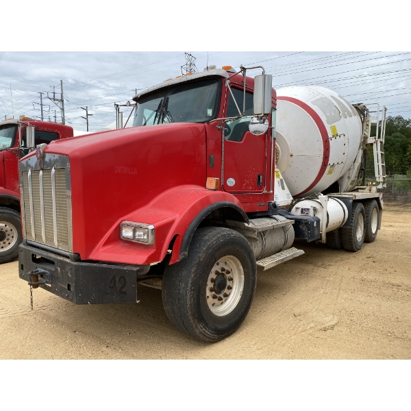 2017 KENWORTH T800 Concrete Mixer / Pump Truck