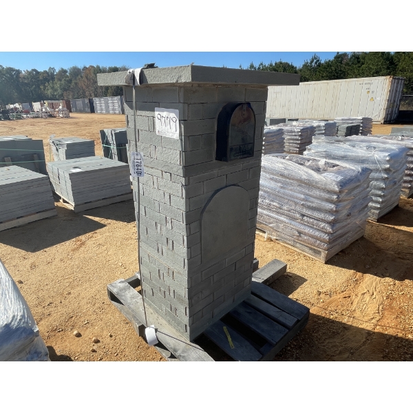 (1) BRICK MAIL BOX STAND W/BOX
