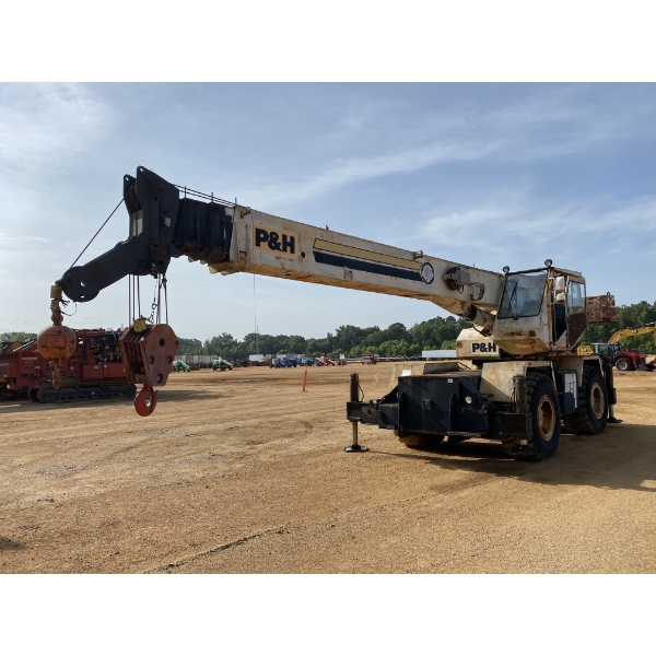 P&H CENTURY 128 Rough Terrain Crane
