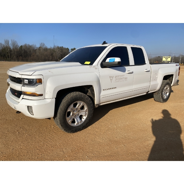 2017 CHEVROLET SILVERADO Z71 LT Pickup Truck