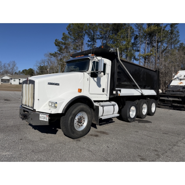 2011 KENWORTH T800 Dump Truck