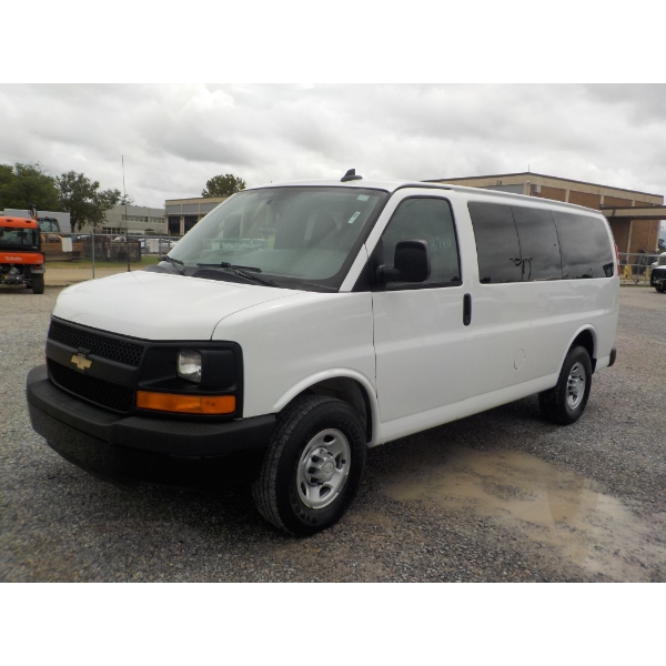 2016 CHEVROLET EXPRESS Passenger Van