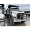 Image 4 : 2025 MACK GR64F Dump Truck