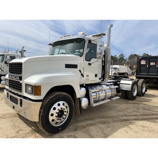 2025 MACK PI64T Day Cab Truck