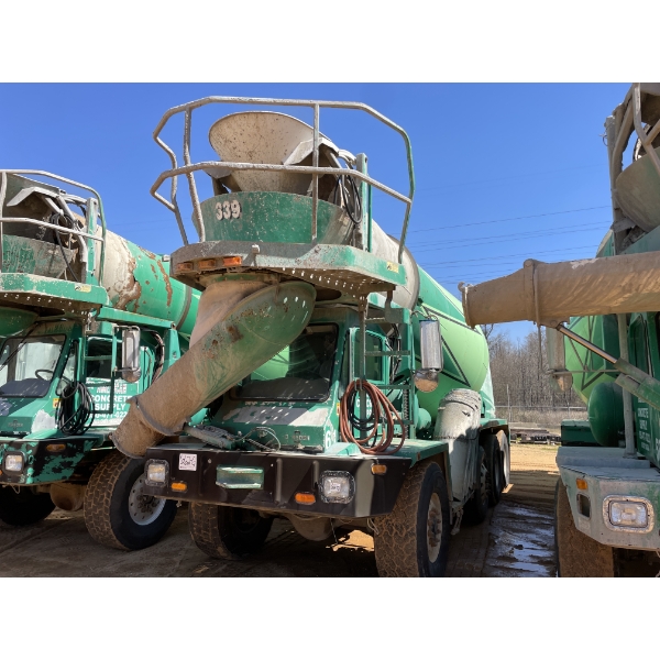 2014 OSHKOSH  Concrete Mixer / Pump Truck