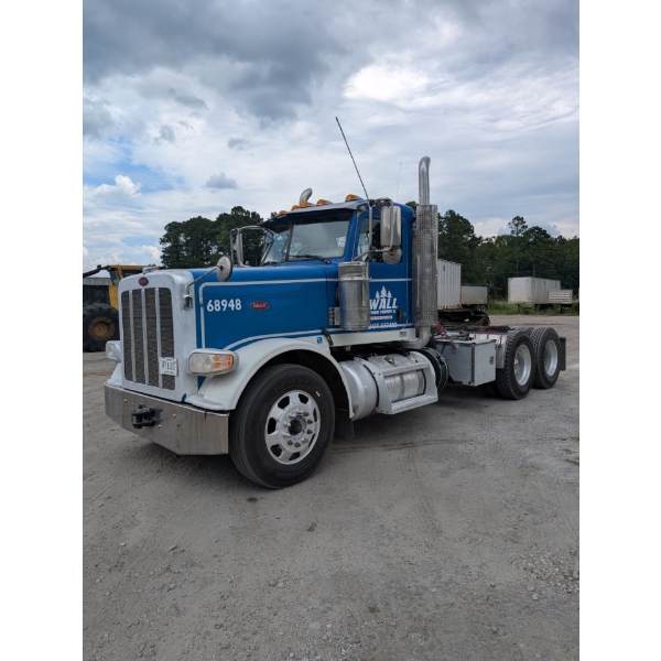 2018 PETERBILT 389 Day Cab Truck