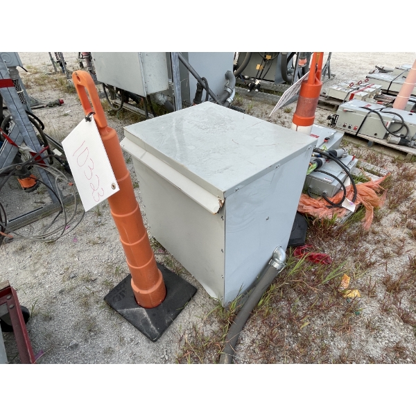 208/120 VOLT TRANSFORMER