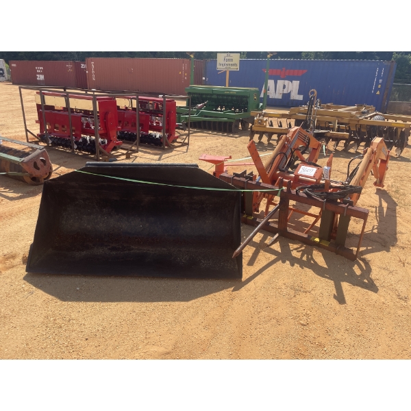 KUBOTA LA1002 FRONT LOADER ATTACH