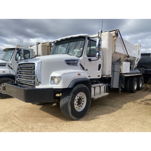 2013 FREIGHTLINER 114SD VOLUMETRIC Concrete Mixer / Pump Truck