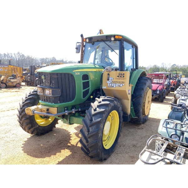 2009 JOHN DEERE 7130 Farm Tractor