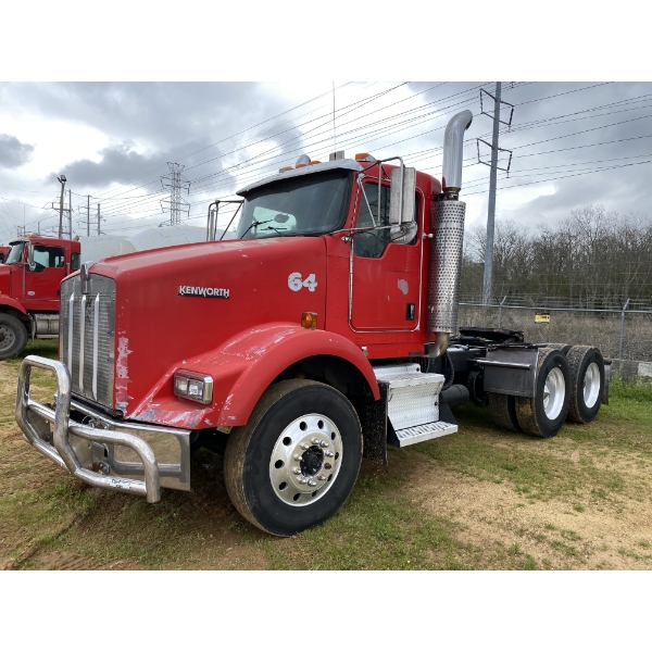 2007 KENWORTH T800 Day Cab Truck