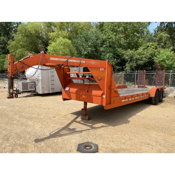 2006 HORSE CREEK  Gooseneck Trailer