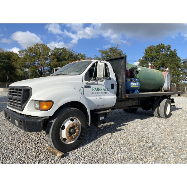 2000 FORD F650 Fuel / Lube Truck
