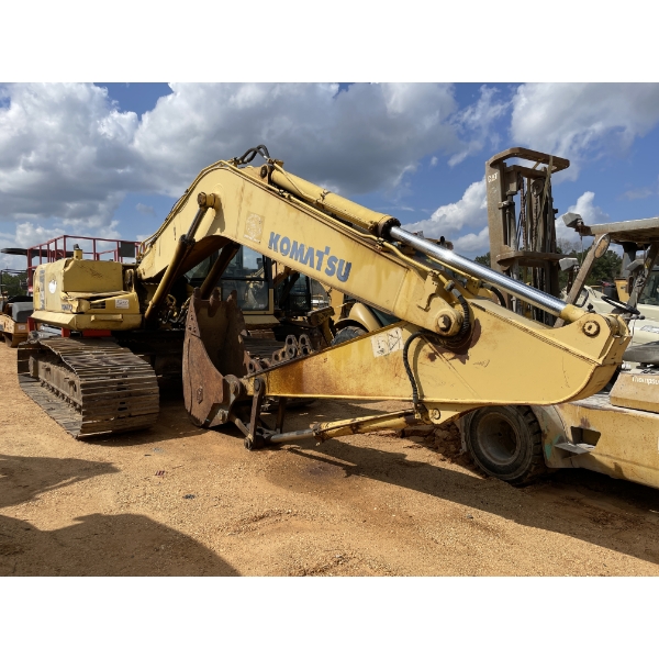 2005 KOMATSU PC200LC-7L Excavator
