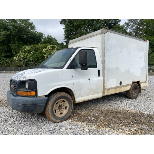 2006 GMC  Box Truck