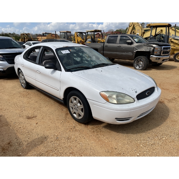 2005 FORD TAURUS Automobile