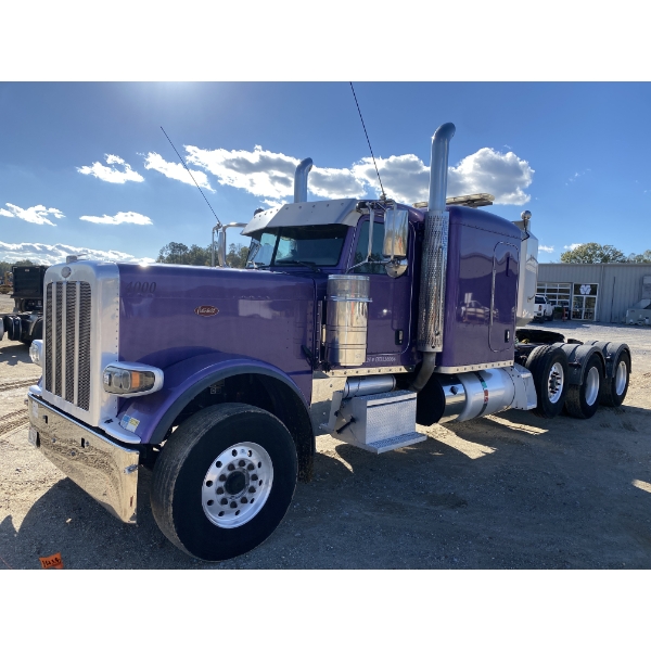 2016 PETERBILT 389 Sleeper Truck