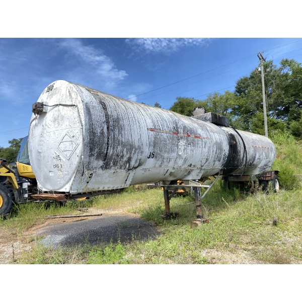 1972 BUTLER  Asphalt / Hot Oil Trailer