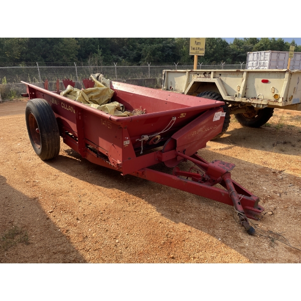NEW HOLLAND 145 MANURE SPREADER