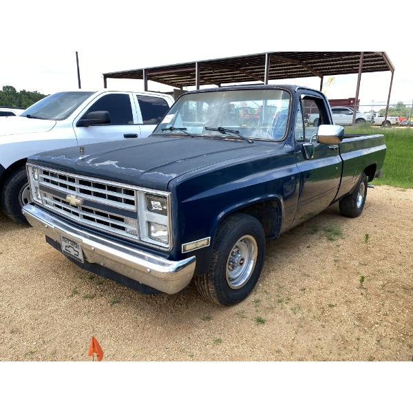 1986 CHEVROLET SILVERADO Pickup Truck