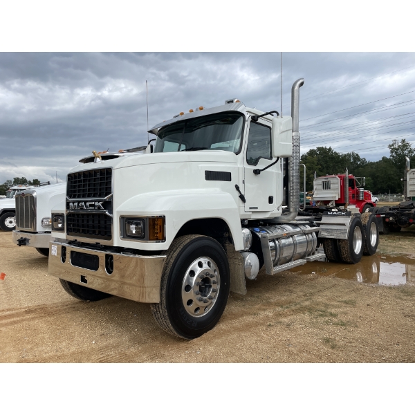 2024 MACK PI64T Day Cab Truck
