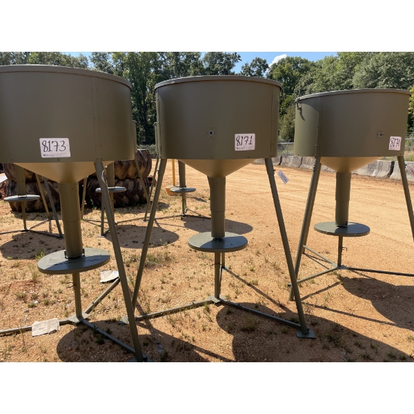 1000 LB GALVINIZED FEEDER
