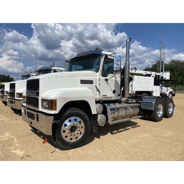 2024 MACK PI64T Day Cab Truck