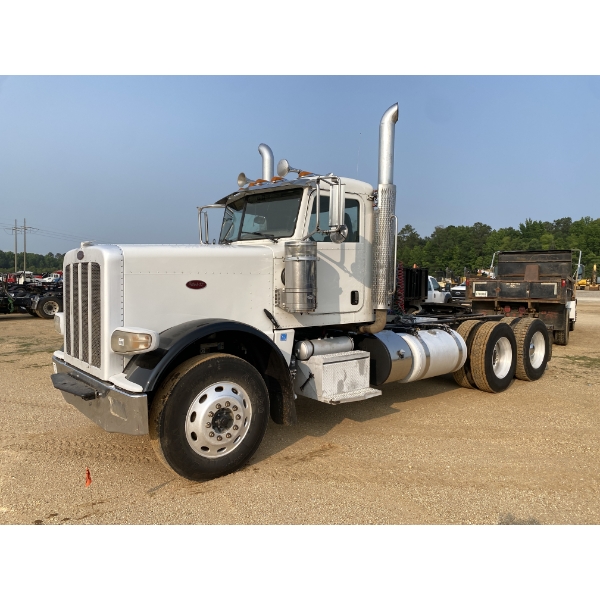 2016 PETERBILT 389 Day Cab Truck