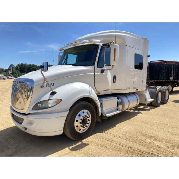 2015 INTERNATIONAL PROSTAR+ 122 Sleeper Truck