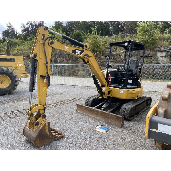 2015 CAT 303.5E2 CR Excavator - Mini