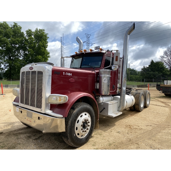 2008 PETERBILT 389 Day Cab Truck
